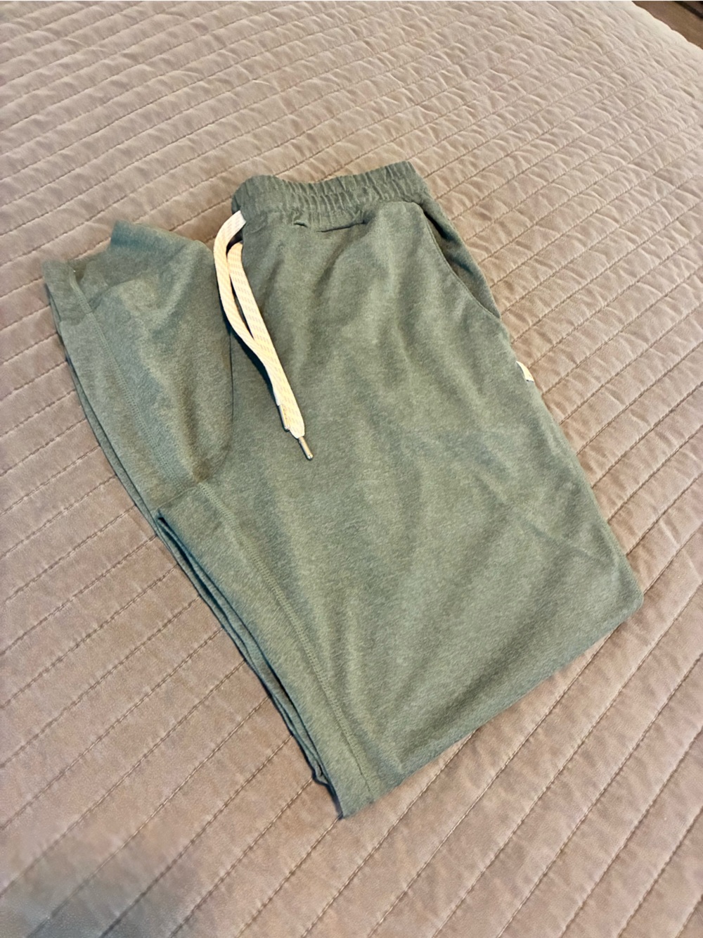Vuori Olive Green Lounge Pants Women’s